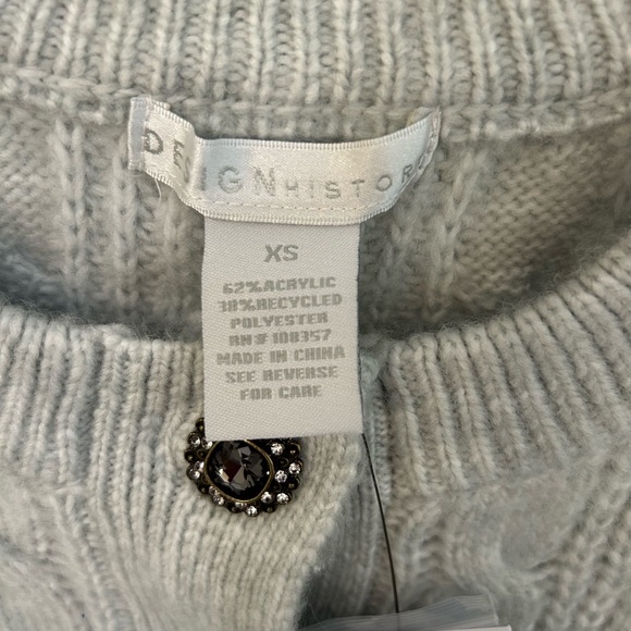 Design History Puff-Sleeve Gray Sweater - Picture 7 of 10